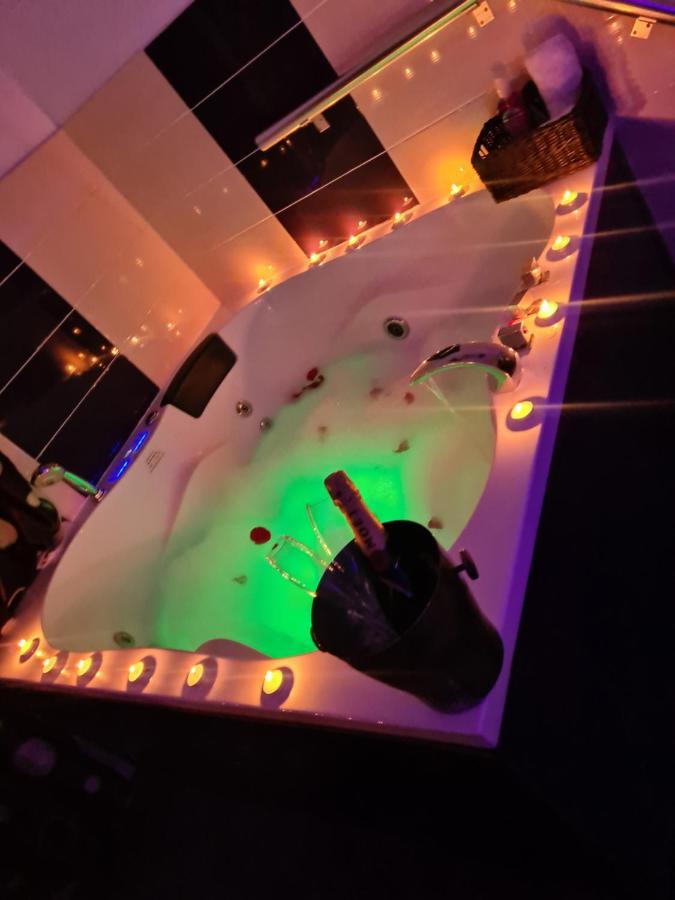 بوخارست Karma Luxury Room المظهر الخارجي الصورة