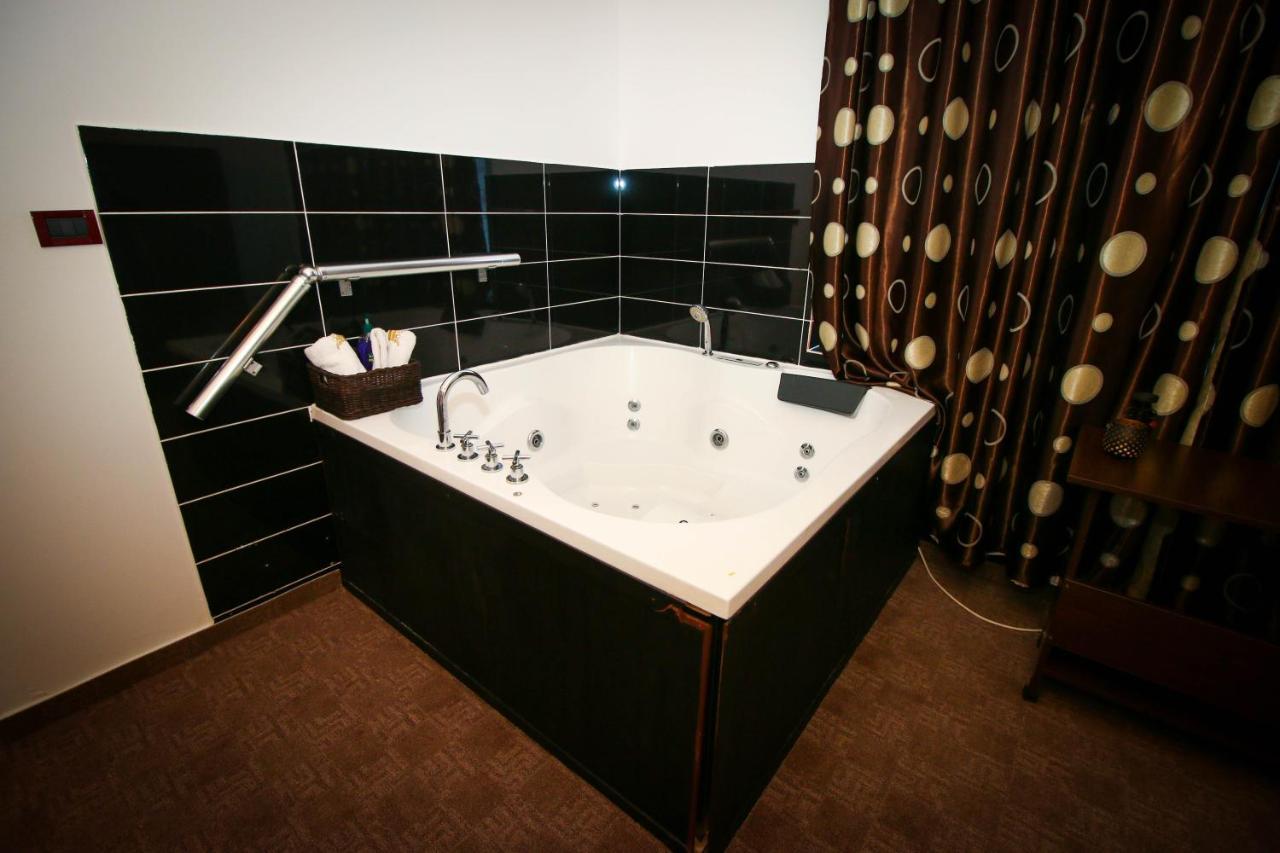 بوخارست Karma Luxury Room المظهر الخارجي الصورة
